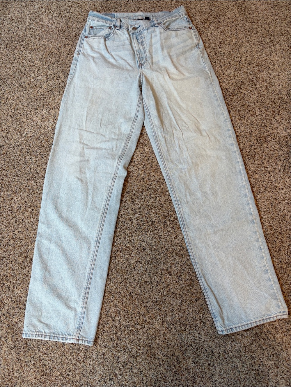 Women’s American Eagle Strigid Jeans with cross over button